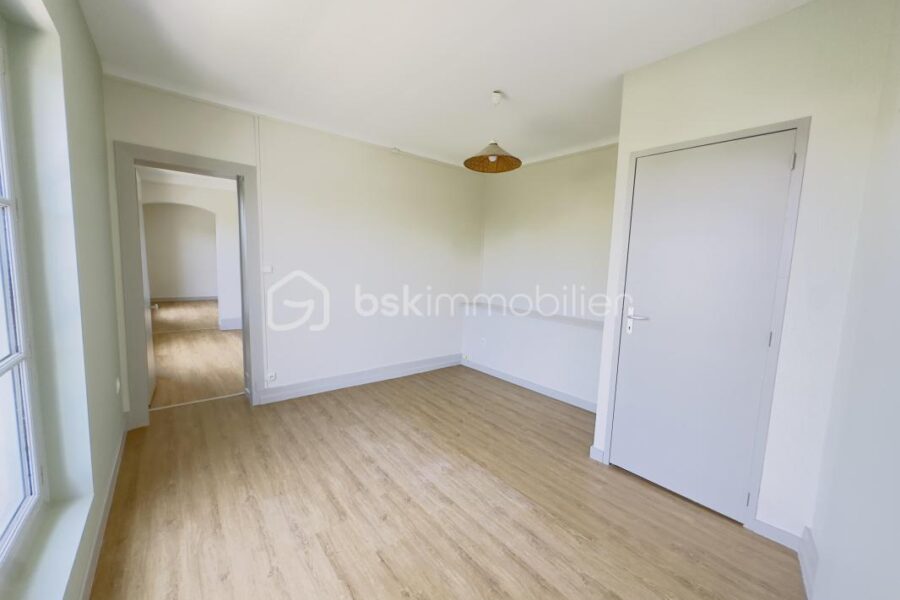 Appartement à louer à Chatellerault — Vue fleuve — photo 7