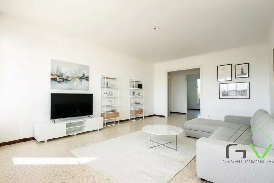 Appartement à vendre à Nîmes — Vue sur la ville — photo 2