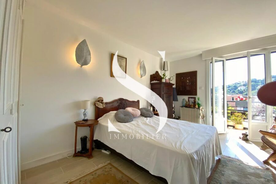 Appartement à vendre à Vallauris — Vue montagne — photo 9