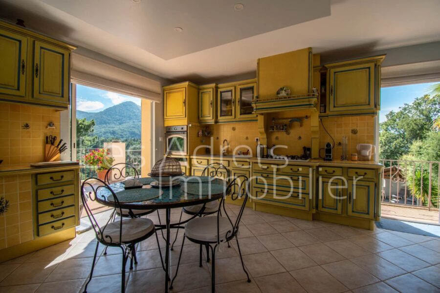 Maison à vendre à Les adrets-de-l&rsquo;estérel — Vue montagne — photo 7
