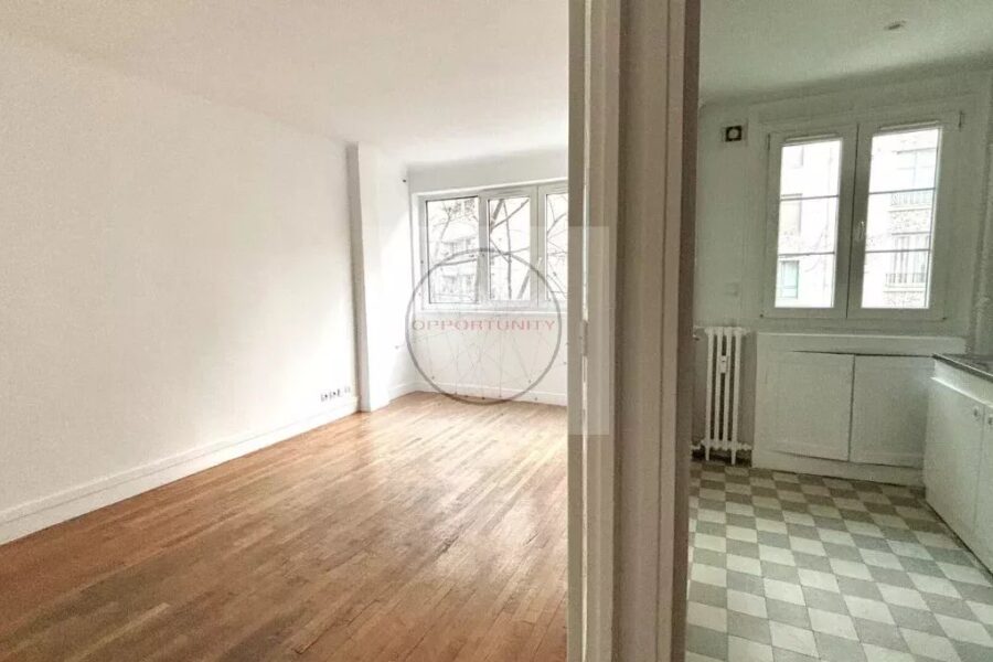 Appartement à vendre à Paris 20ème — Vue sur la ville — photo 4