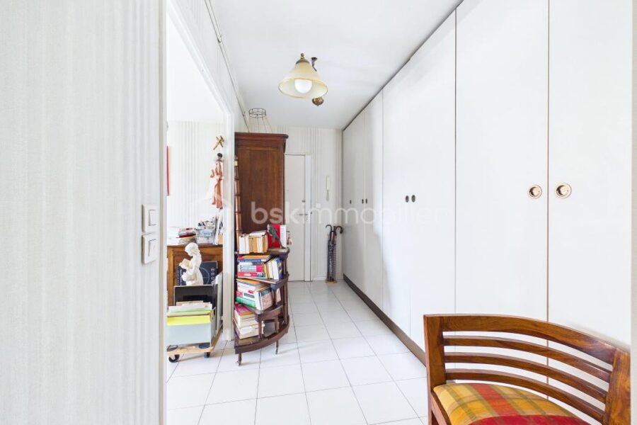 Appartement à vendre à Charenton le pont — Vue sur la ville — photo 8