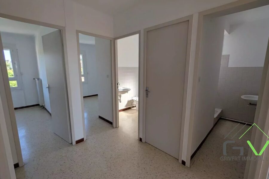 Appartement à vendre à Nîmes — Vue sur la ville — photo 8
