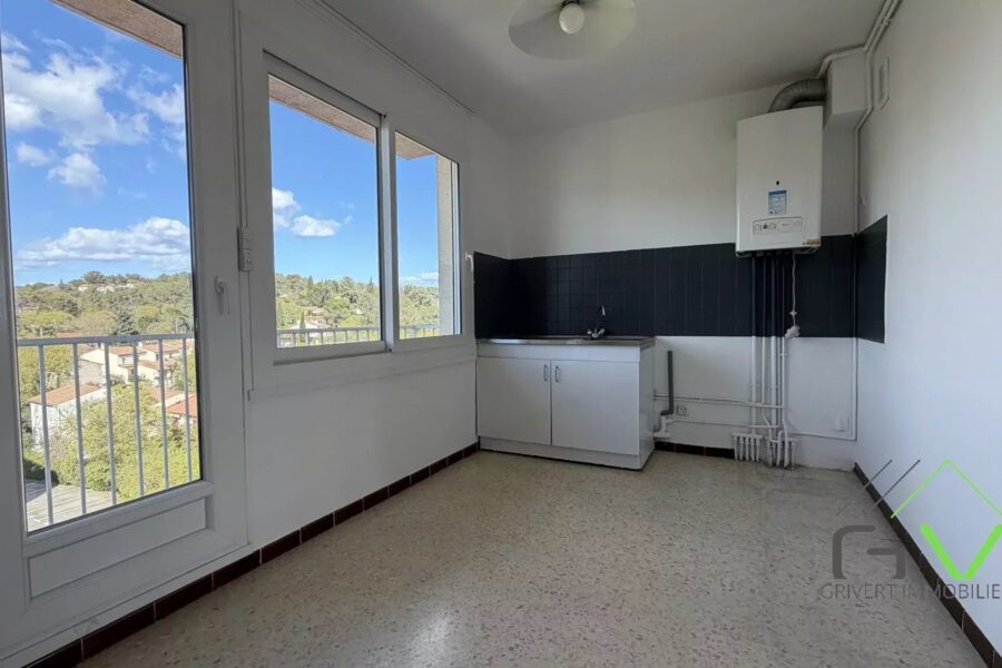 Appartement à vendre à Nîmes — Vue sur la ville — photo 7