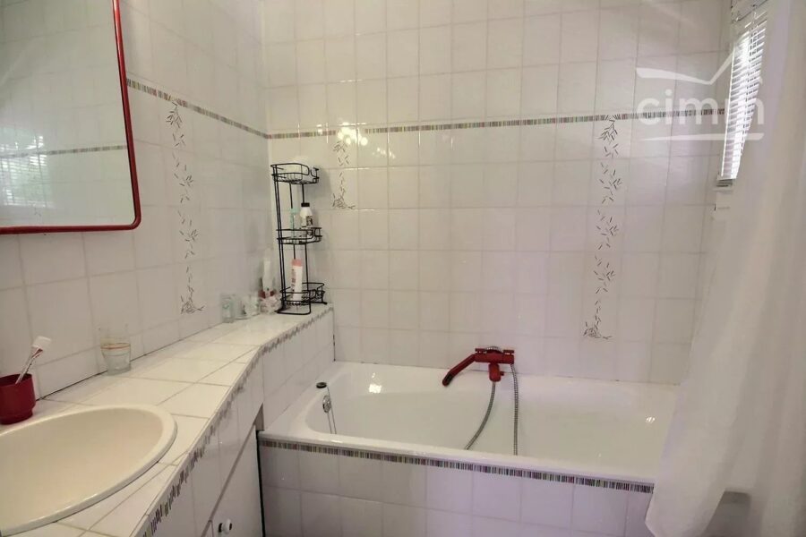 Maison à vendre à Valgelon-la rochette — Vue montagne — photo 22
