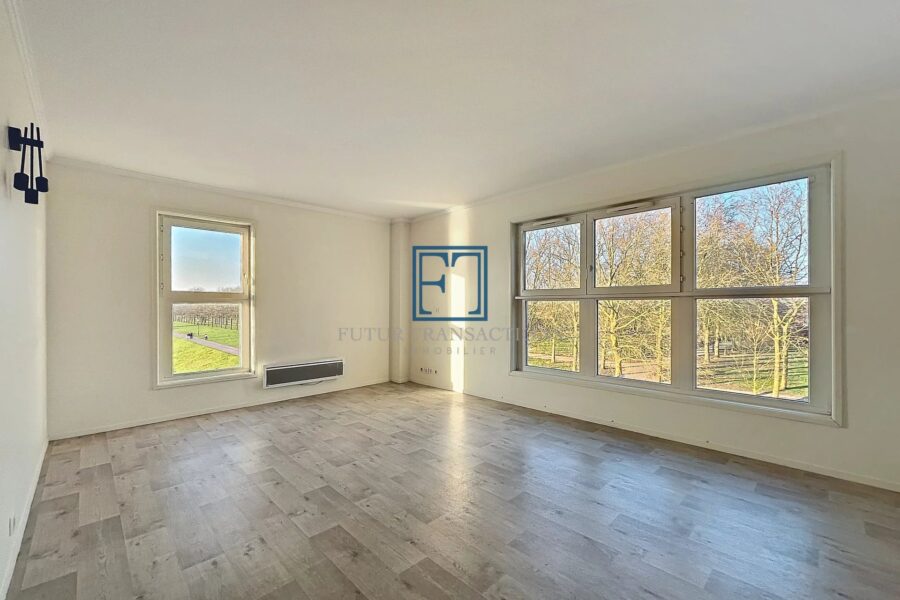 Appartement à vendre à Voisins-le-bretonneux — Vue lac — photo 2