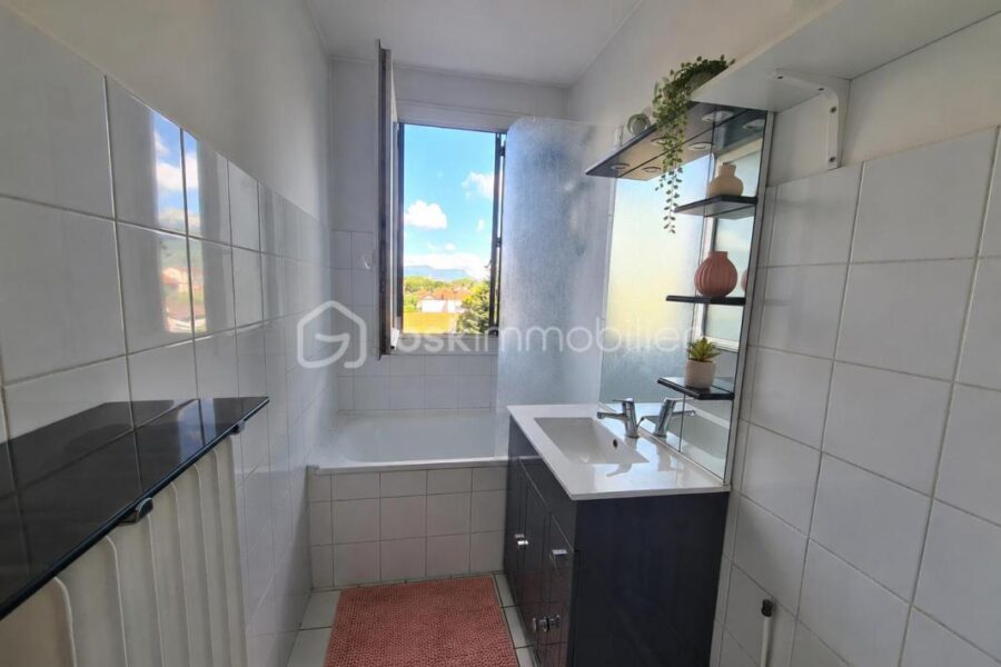Appartement à vendre à Saint martin d heres — Vue montagne — photo 9