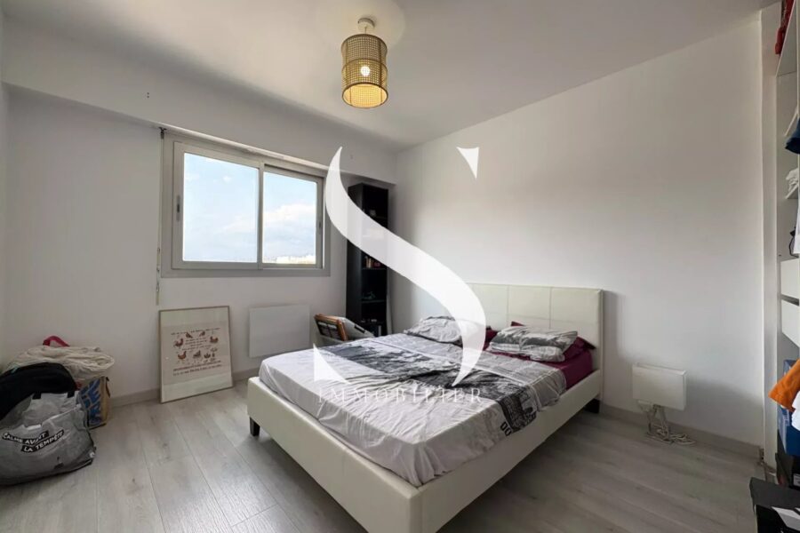 Appartement à vendre à Saint-laurent-du-var — Vue sur la ville — photo 11