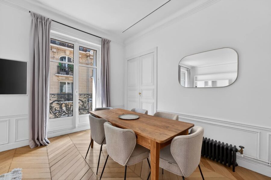 Appartement à louer à Paris 16ème — Vue sur la ville — photo 9