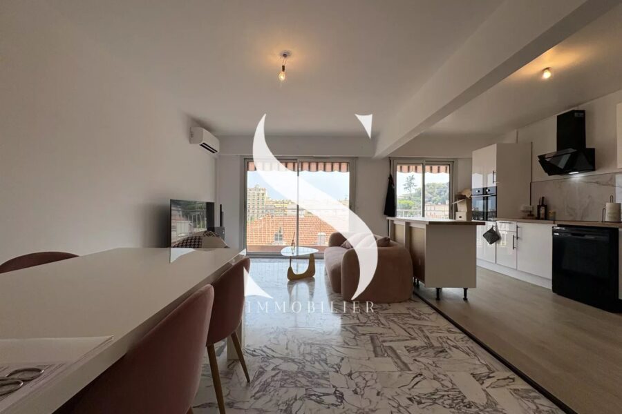 Appartement à vendre à Saint-laurent-du-var — Vue sur la ville — photo 2