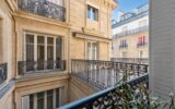 Appartement à louer à Paris 16ème — Vue sur la ville — photo 10