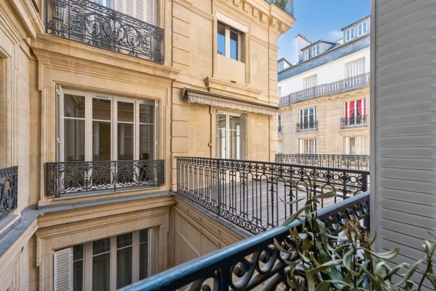 Appartement à louer à Paris 16ème — Vue sur la ville — photo 10