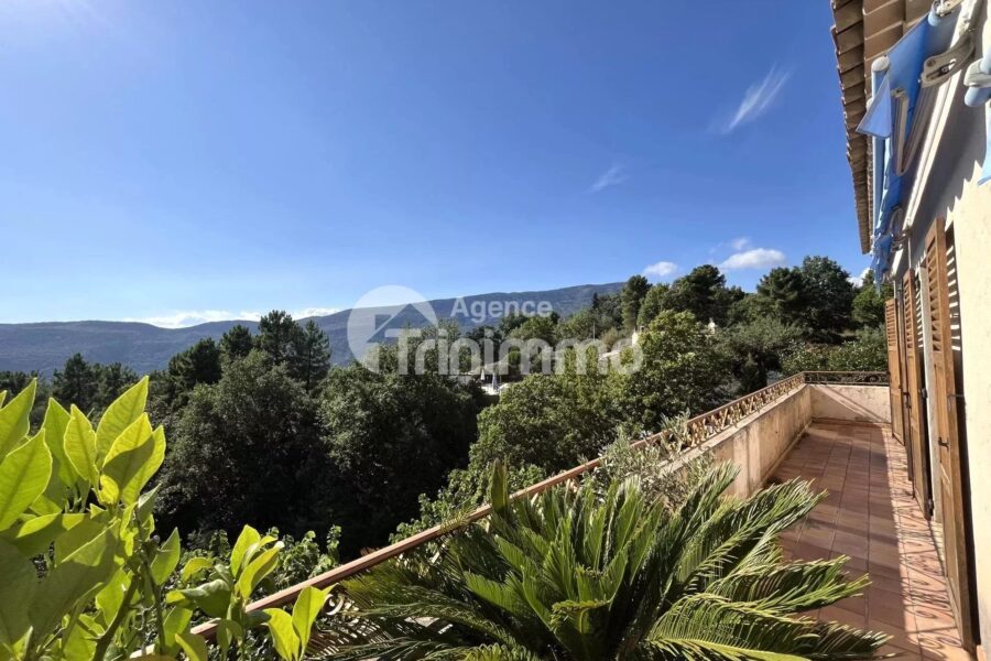 Maison à vendre à Berre-les-alpes — Vue montagne — photo 2