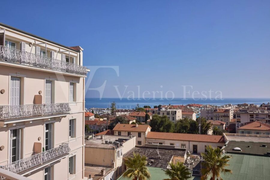 Appartement à vendre à Beaulieu-sur-mer — Vue mer — photo 2
