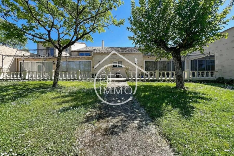 Maison à vendre à Montpeyroux — Vue parc — photo 2