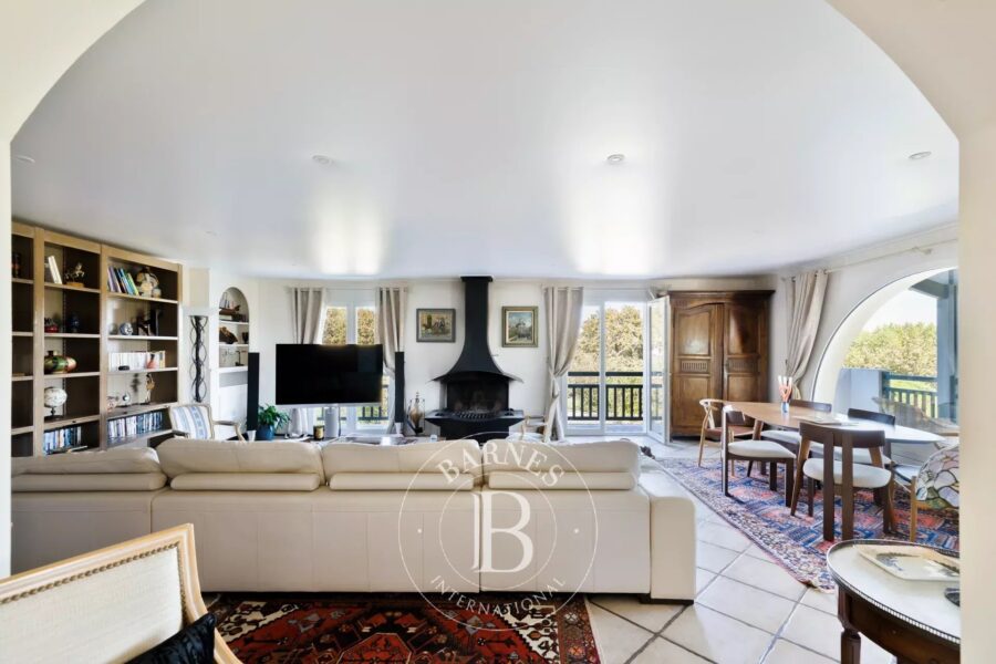 Maison à vendre à Anglet — Vue sur la ville — photo 8