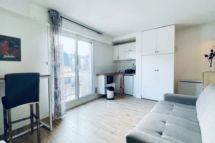 Appartement à vendre à Paris 18ème — Vue sur la ville — photo 4