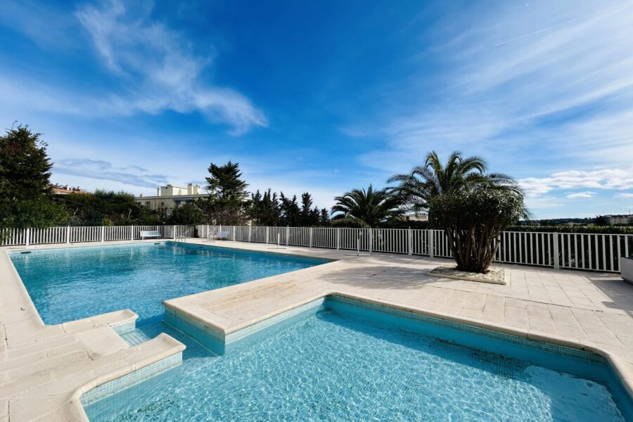 Appartement à vendre à Antibes — Vue mer — photo 2