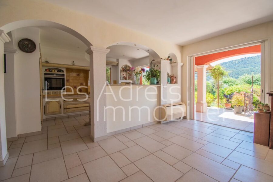 Maison à vendre à Les adrets-de-l&rsquo;estérel — Vue montagne — photo 7