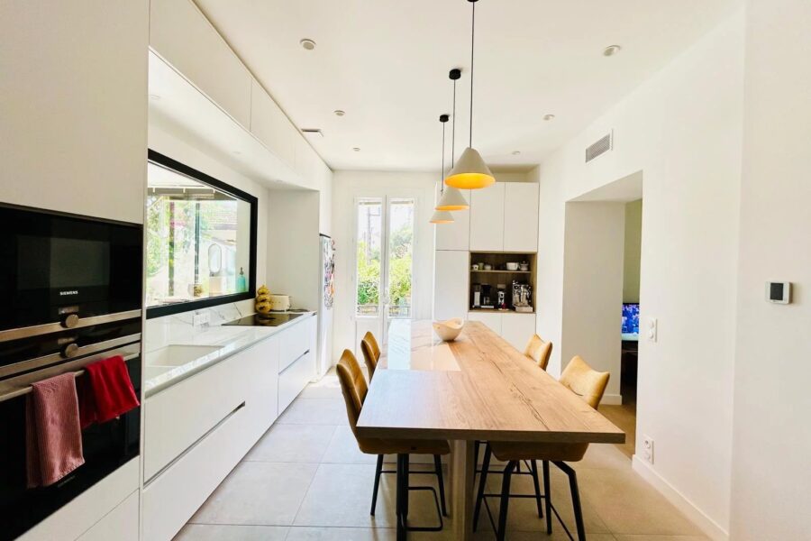 Maison à vendre à Antibes — Vue parc — photo 8