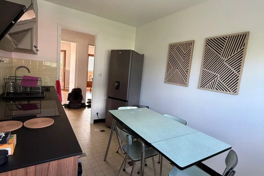 Appartement à louer à Saint-jean-de-maurienne — Vue montagne — photo 4