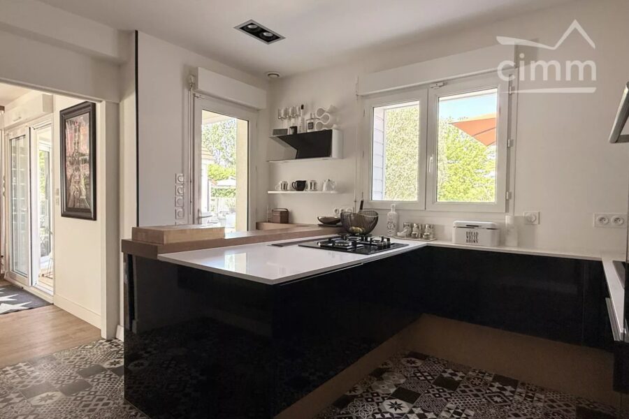 Maison à vendre à Blois — Vue parc — photo 8