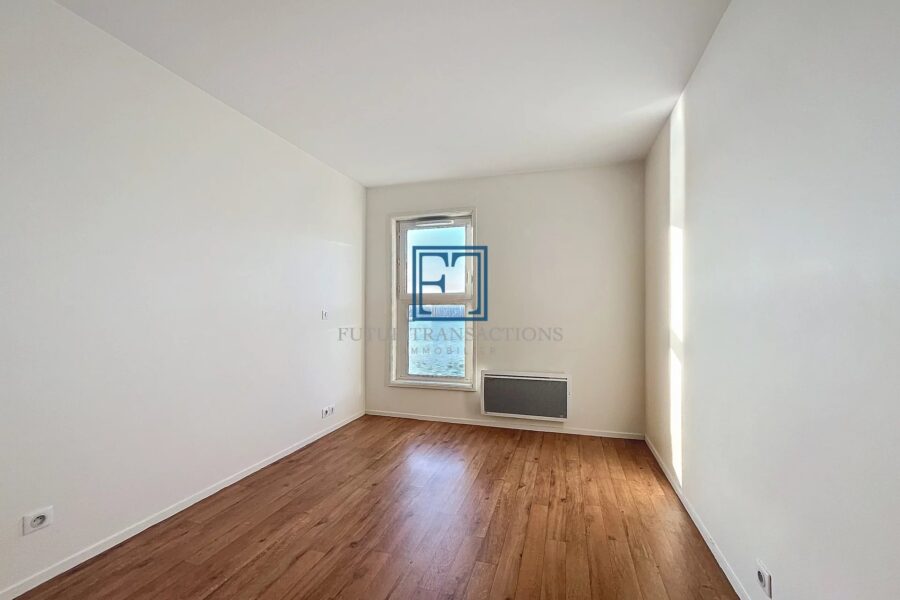 Appartement à vendre à Voisins-le-bretonneux — Vue lac — photo 6