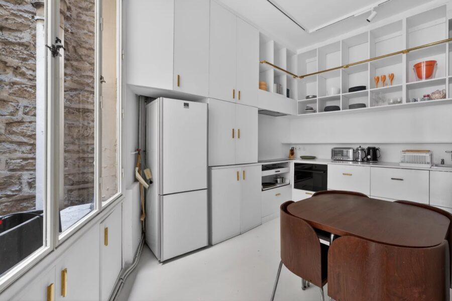 Appartement à louer à Paris 16ème — Vue sur la ville — photo 12