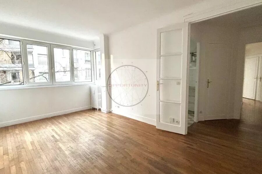 Appartement à vendre à Paris 20ème — Vue sur la ville — photo 1