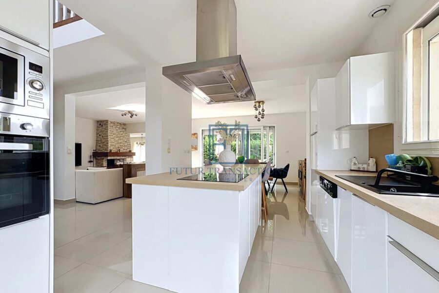 Maison à vendre à Élancourt — Vue parc — photo 6