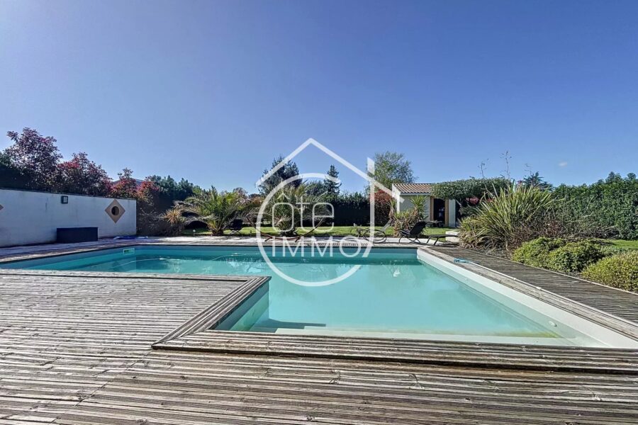 Maison à vendre à Saint-magne-de-castillon — Vue vignes — photo 13