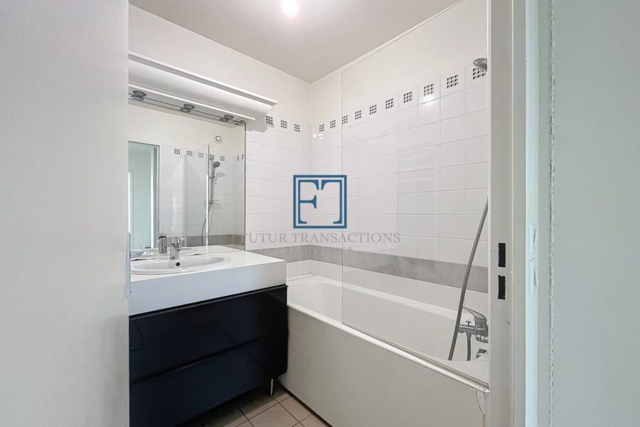 Appartement à vendre à Voisins-le-bretonneux — Vue lac — photo 7