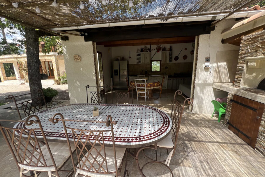 Maison à vendre à Rougiers