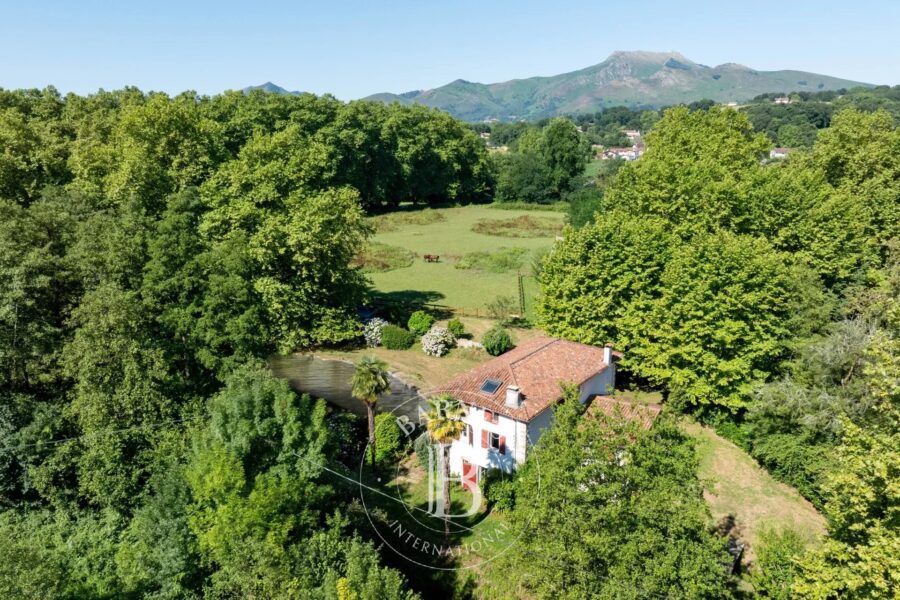 Maison à vendre à Saint-pée-sur-nivelle — Vue montagne — photo 17