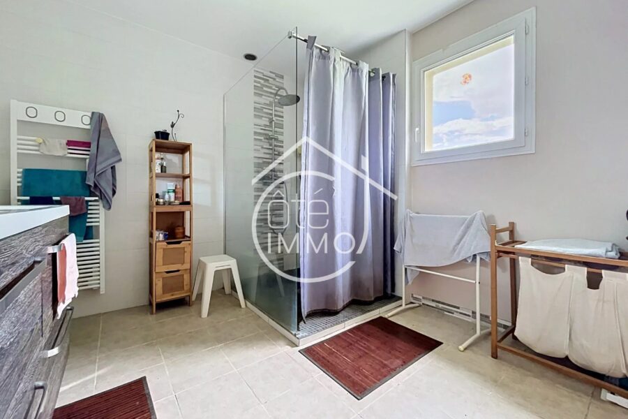 Maison à vendre à Sainte-terre — Vue parc — photo 8