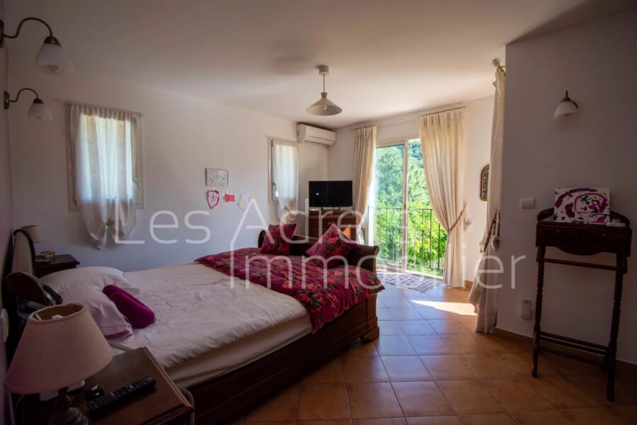 Maison à vendre à Les adrets-de-l&rsquo;estérel — Vue montagne — photo 10
