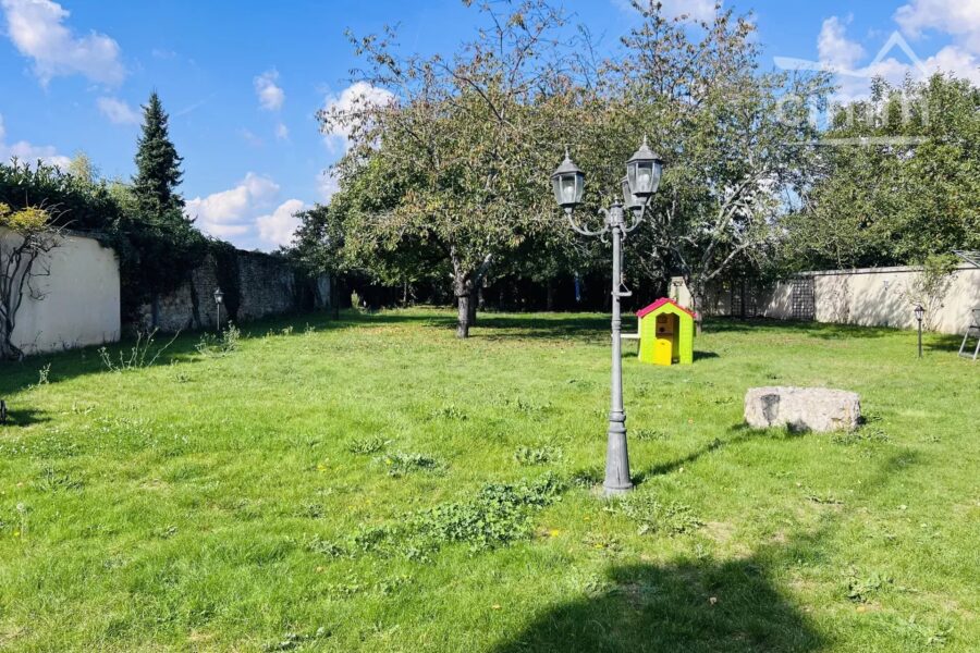 Maison à vendre à Chamant — Vue parc — photo 24