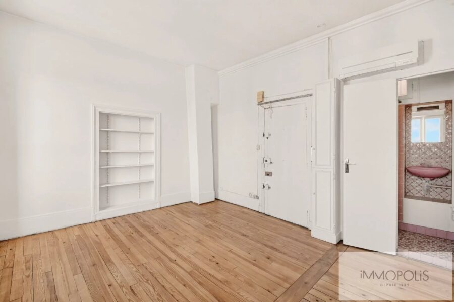 Appartement à vendre à Paris 18ème — Vue sur la ville — photo 6