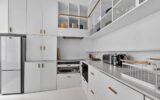 Appartement à louer à Paris 16ème — Vue sur la ville — photo 4