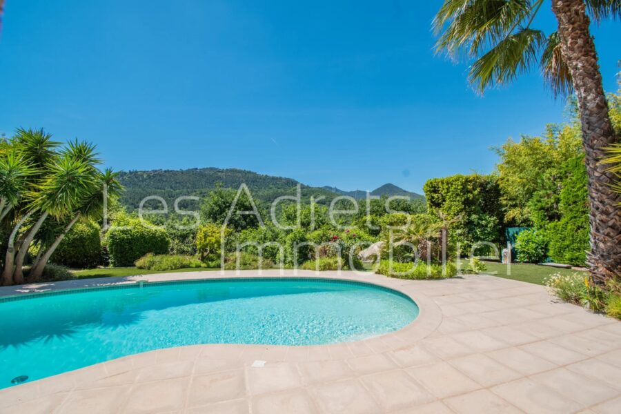 Maison à vendre à Les adrets-de-l&rsquo;estérel — Vue montagne — photo 3