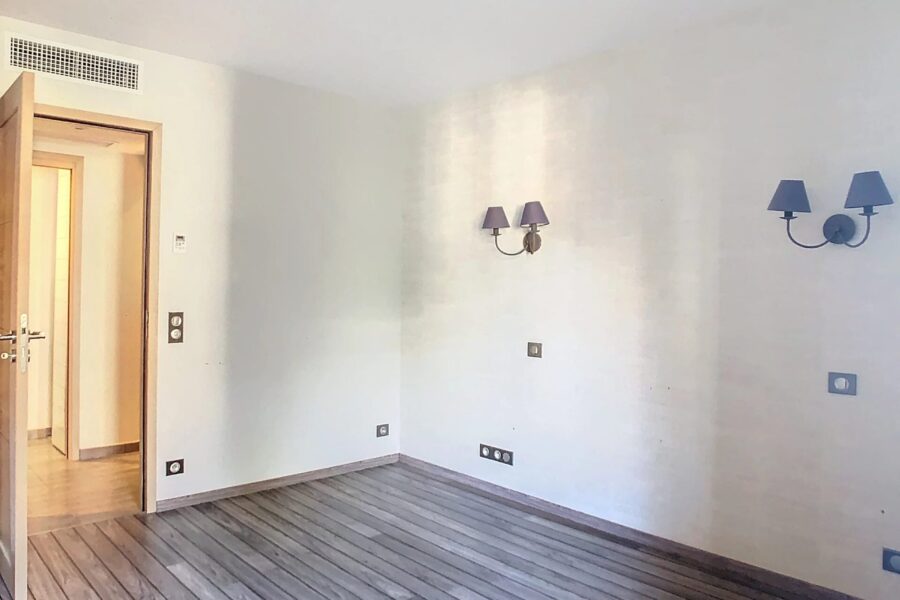 Appartement à vendre à Juan-les-pins — Vue mer — photo 4