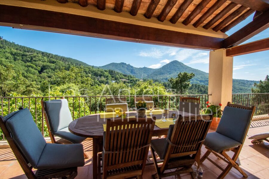 Maison à vendre à Les adrets-de-l&rsquo;estérel — Vue montagne — photo 1