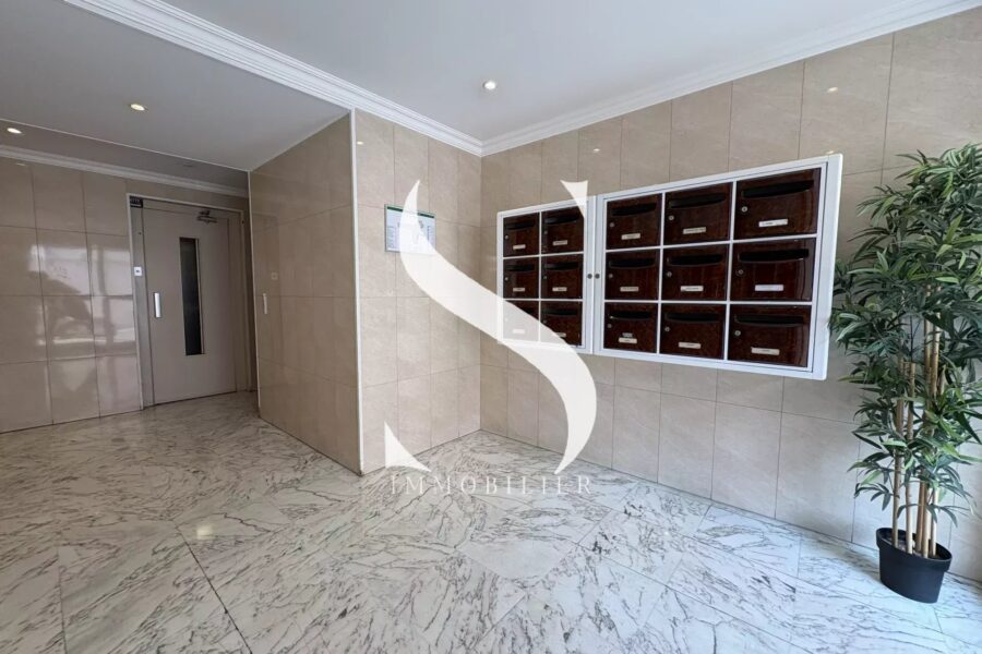Appartement à vendre à Saint-laurent-du-var — Vue sur la ville — photo 13