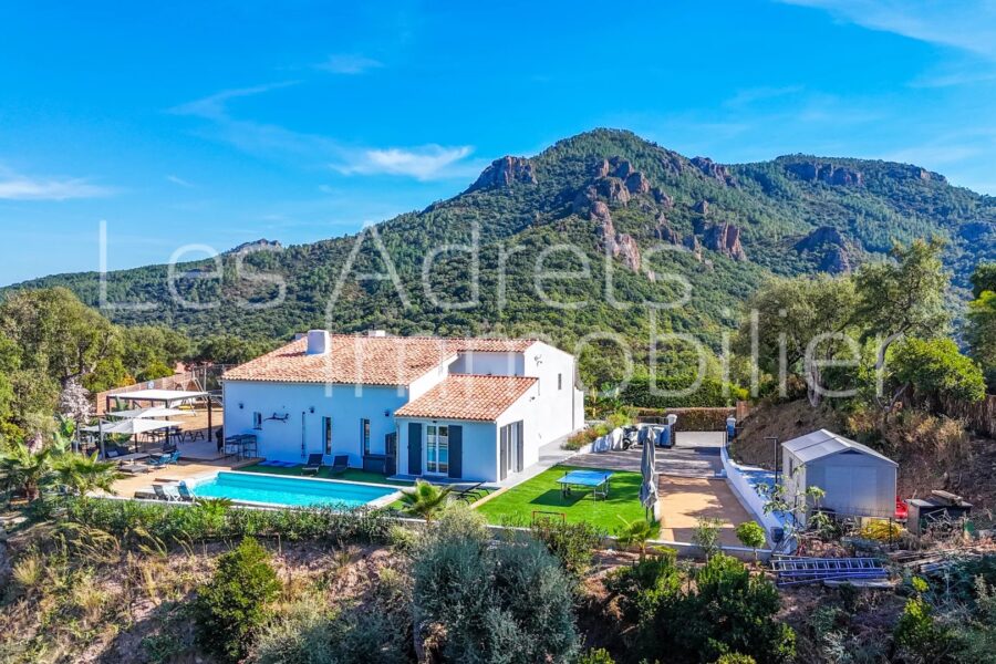 Maison à vendre à Les adrets-de-l&rsquo;estérel — Vue montagne — photo 2