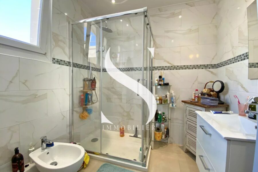 Appartement à vendre à Vallauris — Vue montagne — photo 12