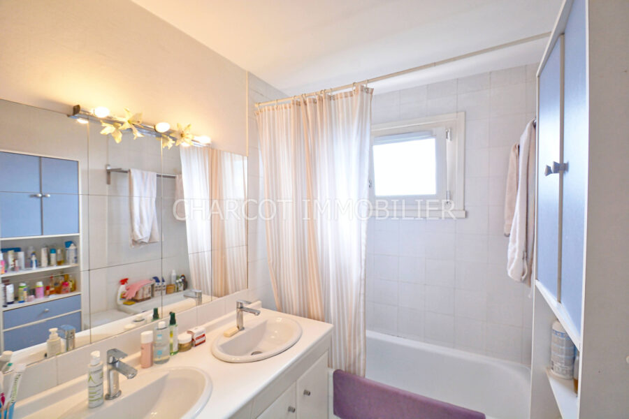 Appartement à vendre à Sainte foy lès lyon — Vue sur la ville — photo 15