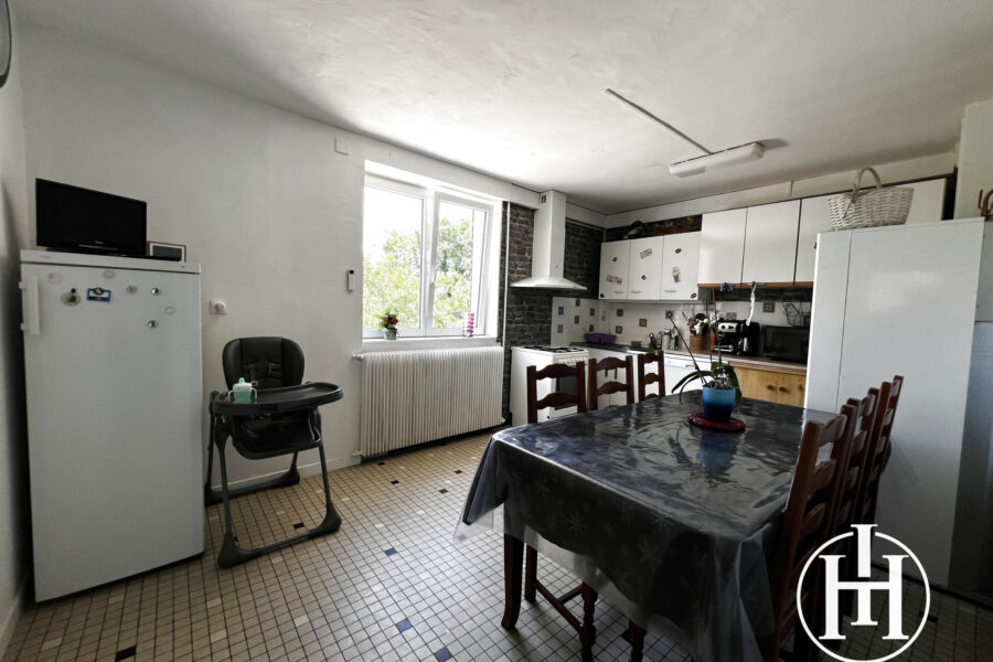 Maison à vendre à Ainay-le-château — Vue sur la ville — photo 6