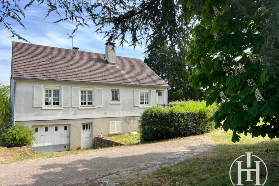 Maison à vendre à Ainay-le-château — Vue nature — photo 2