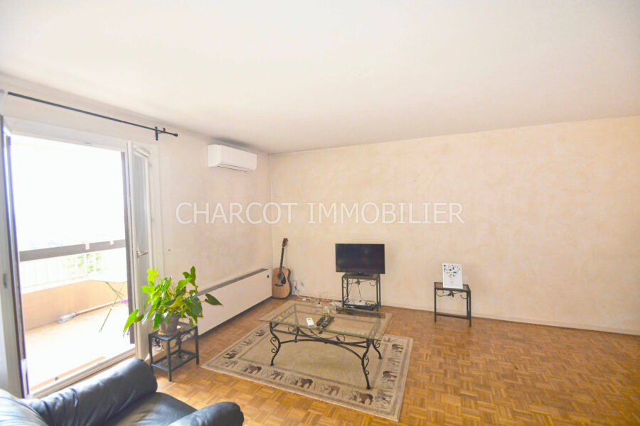 Appartement à vendre à Sainte foy lès lyon — Vue sur la ville — photo 4