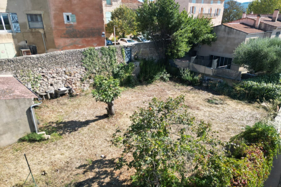Terrain à vendre à Pourrières